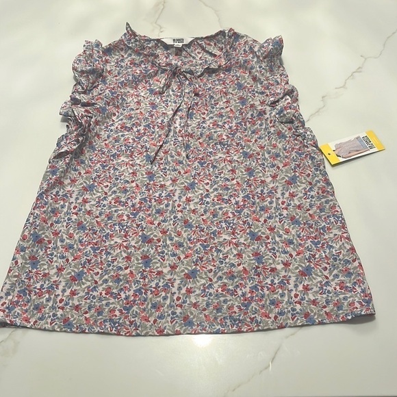 BB Dakota by Steve Madden Ditsy Floral Sleeveless Blouse Tank size Medium - Picture 4 of 7